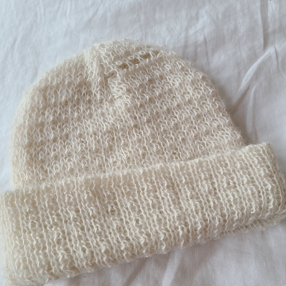Urban Outfitters winter knit hat - Picture 1 of 3